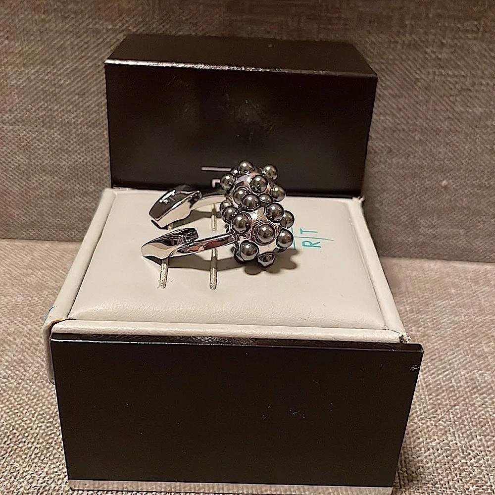 R|T by Robert Tateossian Cufflinks; Blue / Silver Pearl Cufflinks.  New in Box